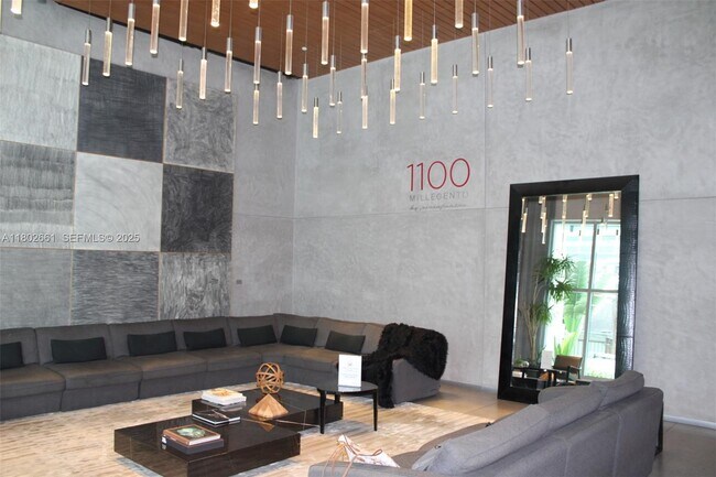 Building Photo - 1100S S Miami Ave