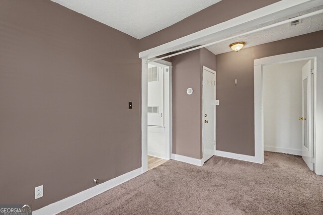 Building Photo - 504 Calhoun St NW