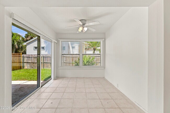 Building Photo - 215 Pelican Dr