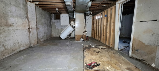 Building Photo - 8214 Pelham Ave
