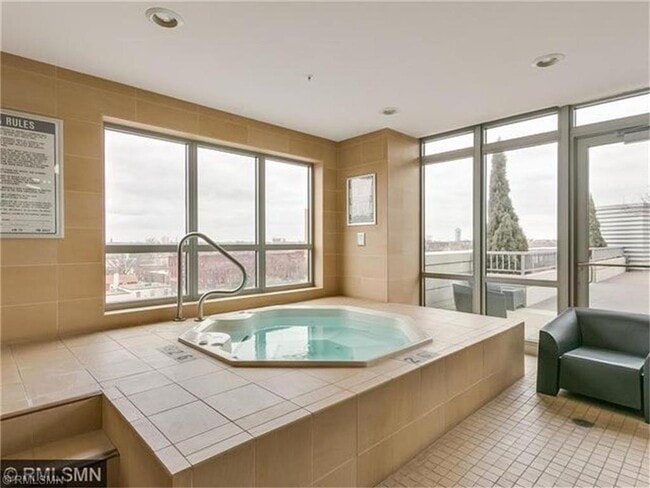 Building Photo - 929 Portland Ave