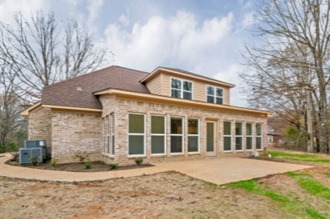 Building Photo - Stunning 4-Bedroom Home in Byhalia, MS - S...