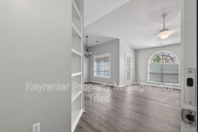 Building Photo - 4285 Cedarcroft Ct