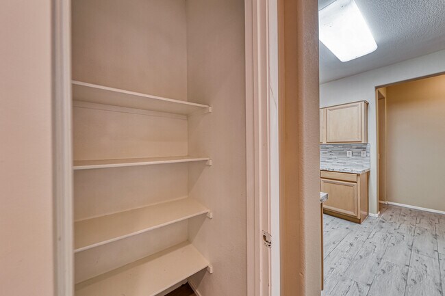 Building Photo - 673 Peachy Canyon Cir