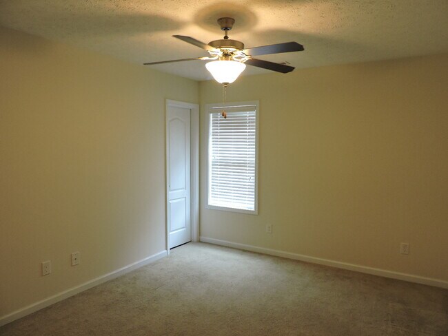Building Photo - 121 Heather Glenn Cir