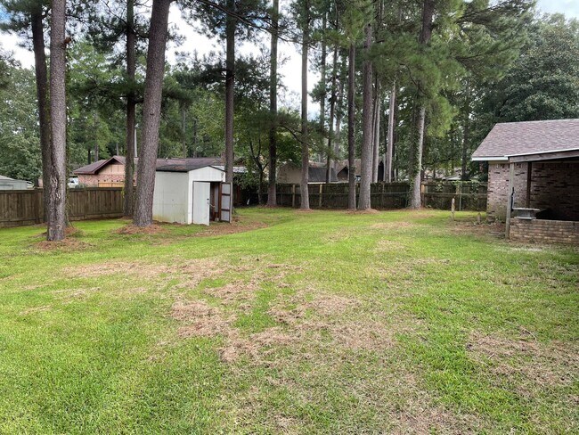 Building Photo - 4 bed 2 bath in Crossgates of Brandon