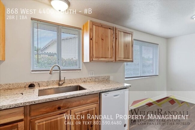 Building Photo - 868 N 4400 W