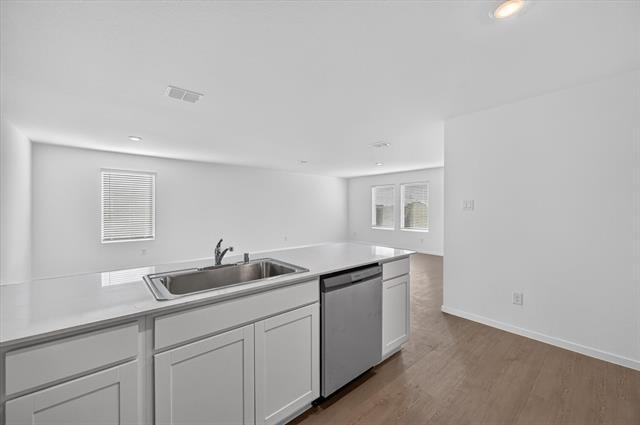Building Photo - 624 W Criner St