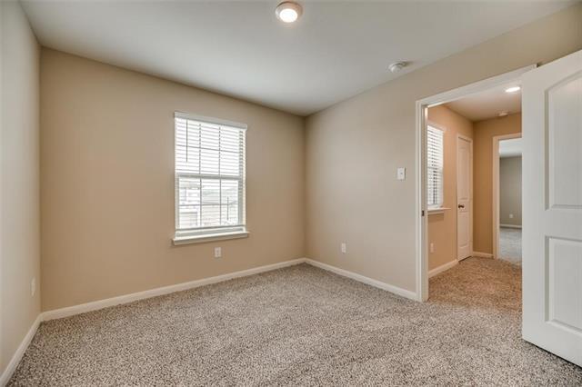 Building Photo - 208 Lk Rdg Dr