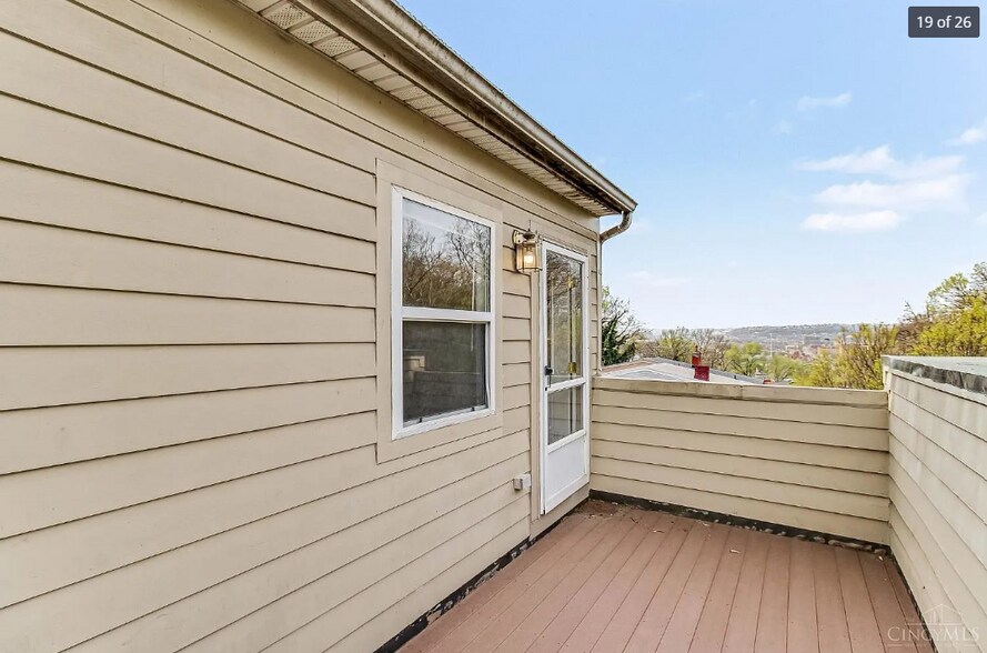 Building Photo - 2226 Ravine St