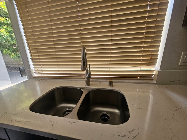 Building Photo - 23220 Pryor Pl