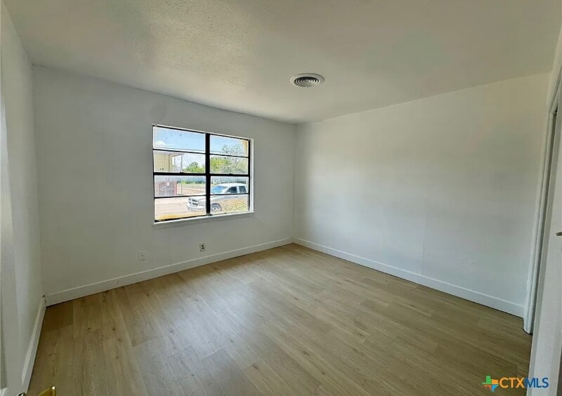 Building Photo - 1101 Hall Ave