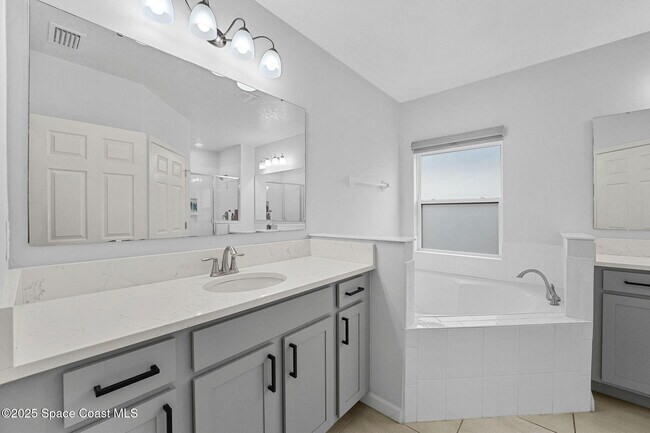 Building Photo - 4198 Alligator Flag Cir