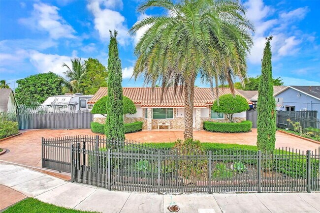 Building Photo - Southwest 133rd Court, Miami, FL 33175 - 3 BR 2.5 BA single-family home