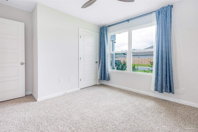 Building Photo - 975 Lovebird Ct