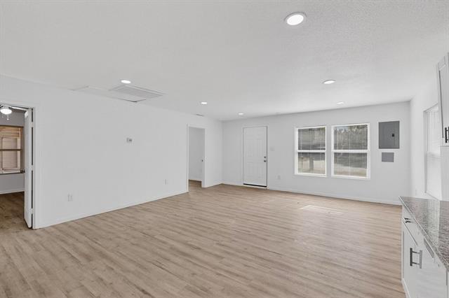 Building Photo - 631 Baker St