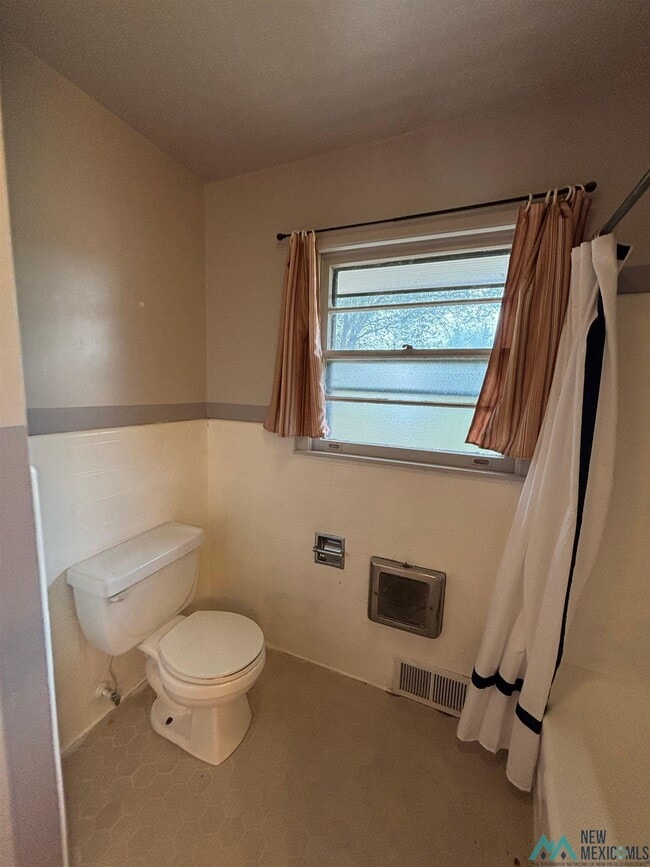 Building Photo - 1420 E 21st St