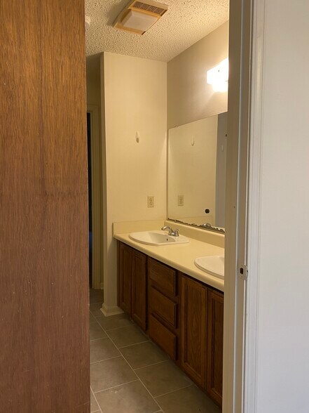 Building Photo - 1672 Brightside Dr