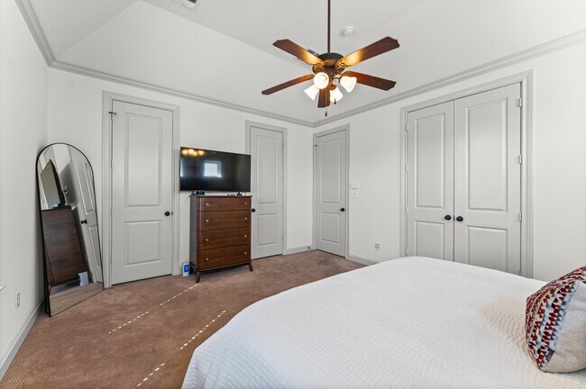 Building Photo - 1139 W 21st St