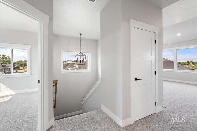 Building Photo - 362 S Hamlin Ln