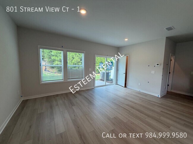 Building Photo - 801 Stream View Ct-1
