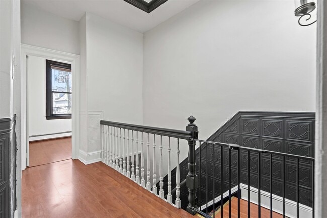 Building Photo - 415 Gregory Ave