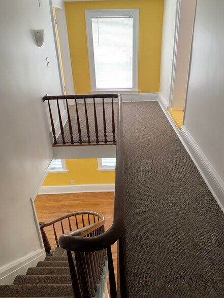 Building Photo - 107 Woodward St