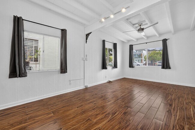 Building Photo - 1815 W Balboa Blvd