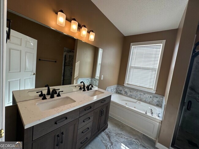 Building Photo - 124 Cottesford Dr SW