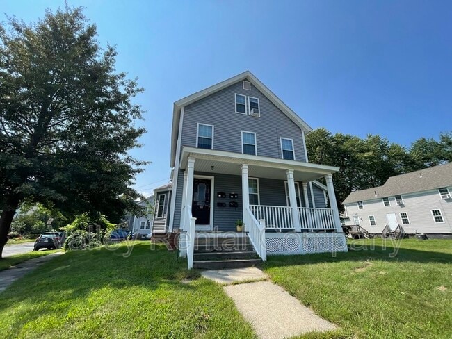 Building Photo - 200 King St