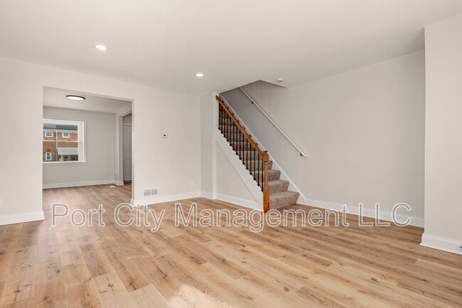 Building Photo - 832 N Marlyn Ave