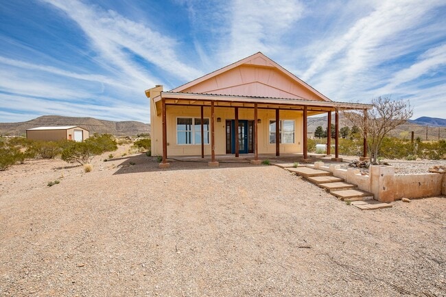 Building Photo - Home with Amazing Vews!