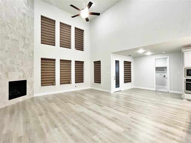 Building Photo - 2124 Esher Dr