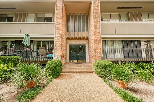 Building Photo - 642 S Ripple Creek Dr