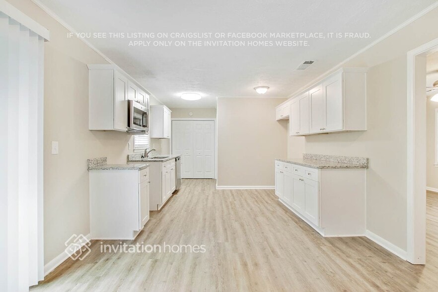 Building Photo - 7110 Carolyn Cir