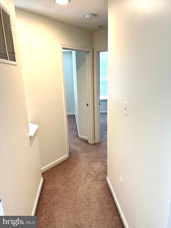 Building Photo - 7216 Mockingbird Cir