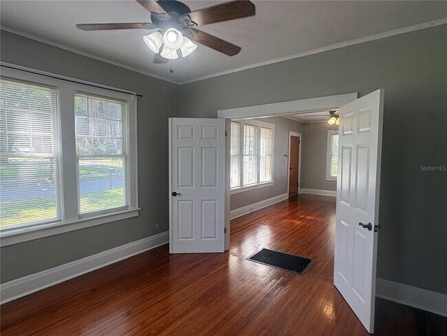 Building Photo - 1285 S Lightsey Ave