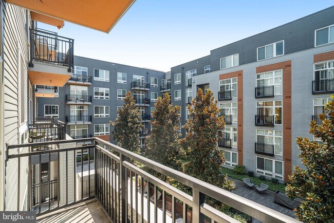 Building Photo - 145 Riverhaven Dr