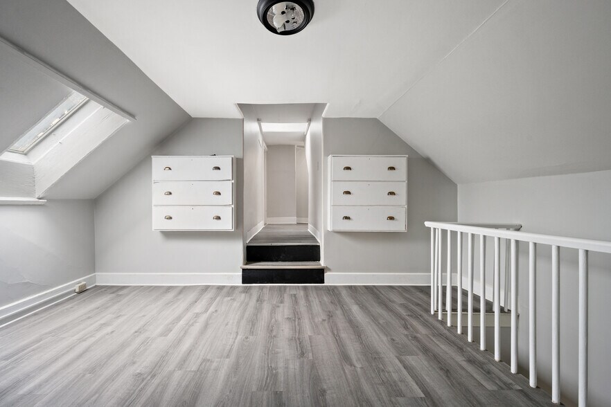 Building Photo - 135 Cedar St