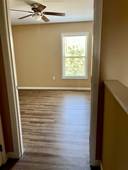 Building Photo - 85 Melrose Dr