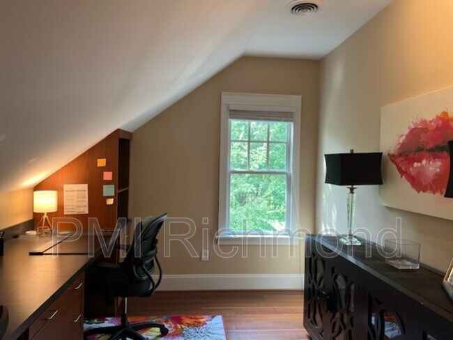 Building Photo - 2761 Live Oak Ln