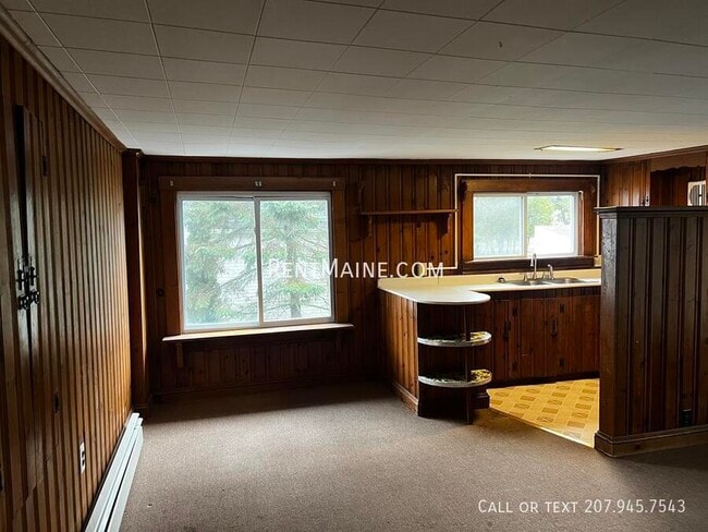 Building Photo - 32 Coombs St