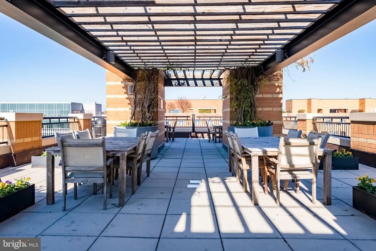 Building Photo - 400 Massachusetts Ave NW