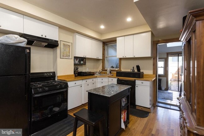 Building Photo - 2929 Miles Ave