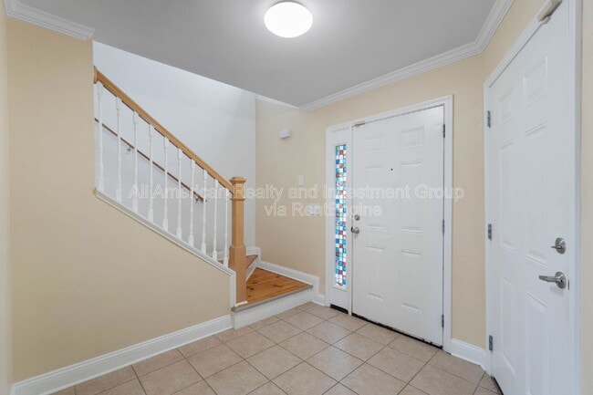 Building Photo - 747 Majestic Dr