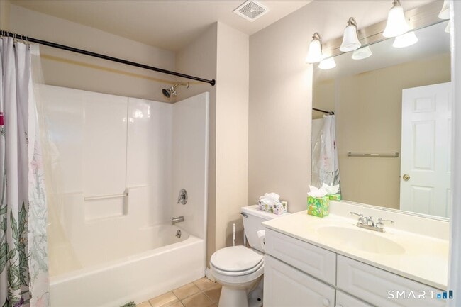 Building Photo - 2004 Eaton Ct