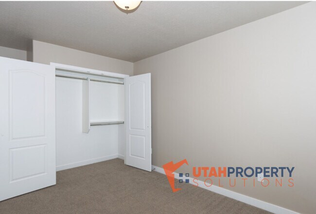 Building Photo - 5393 Borglum Ln