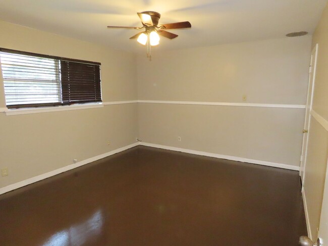 Building Photo - Updated 3 Bedroom, 2 Bath Home Near UT Tyler