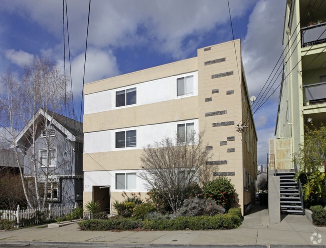 Building Photo - 317 Warwick- 270- 1196/2701