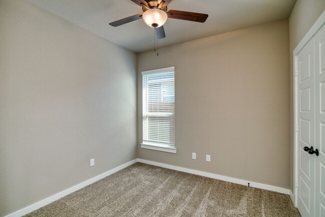 Building Photo - GORGEOUS 3 BEDROOM DUPLEX LOCATED IN MIDLOTHIAN ISD!